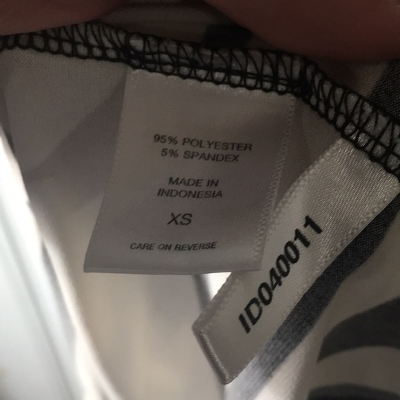 NY & Company Stretch 3 quarter sleeve black & white striped belted dress size XS - Picture 4 of 5